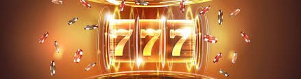 Antarmuka aplikasi qq808 menampilkan pasar sportsbook Liga 1, kasino live Dragon Tiger, dan permainan slot Aviator