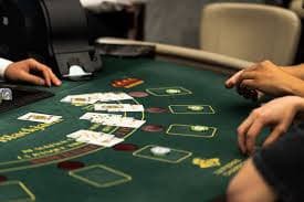 Riwayat putaran dengan pengganda yang diterapkan Statistik putaran sebelumnya dan pengganda petir di Lightning Roulette